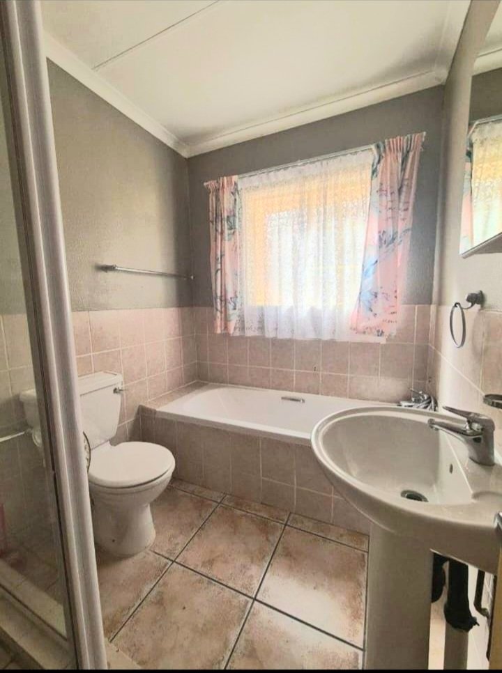 2 Bedroom Property for Sale in Sasolburg Ext 11 Free State